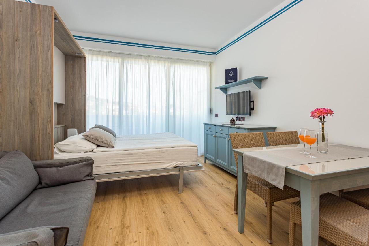 Superior One-Bedroom Apartment Balcony Sea View